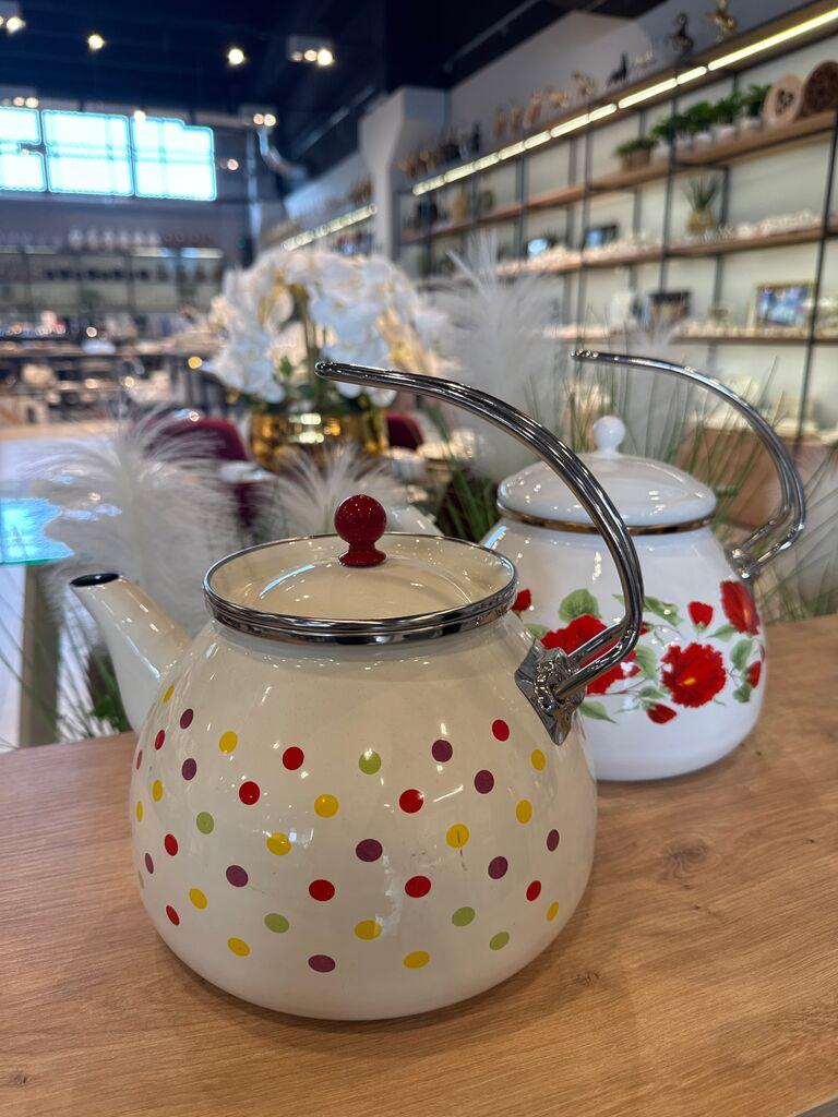 Milleryt Čajnik Jugoslavija, Bijeli