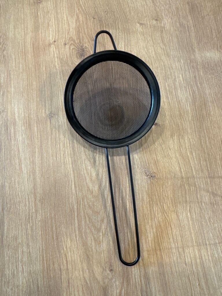 Milleryt Cijediljka YM-001, 10cm, Crna