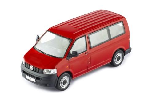 Ixo Model kamiona Volkswagen T5 2003, Crveni