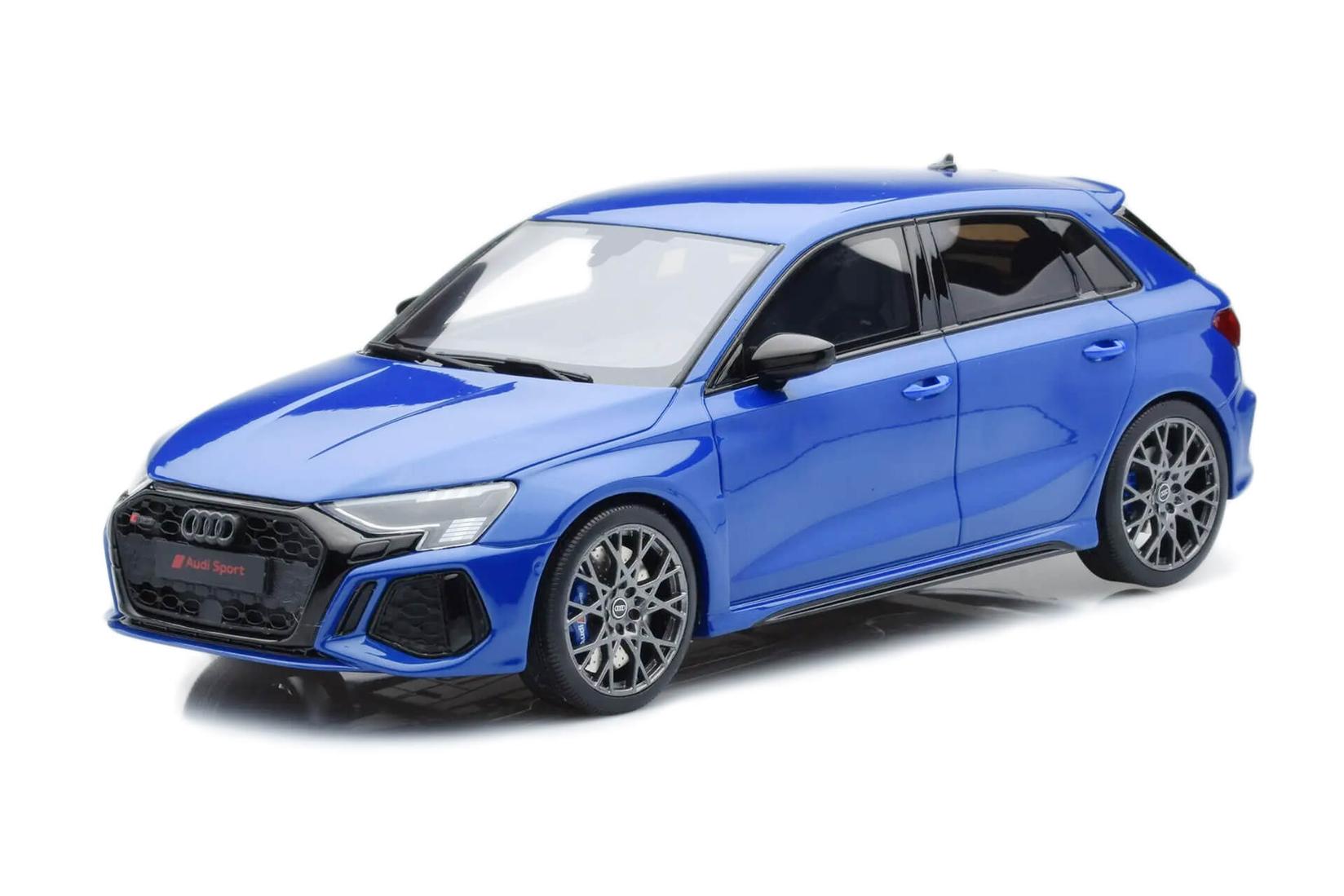 GT-Spirit Kolekcionarski autić Audi RS3 SportBack Performante 2022, Plavi