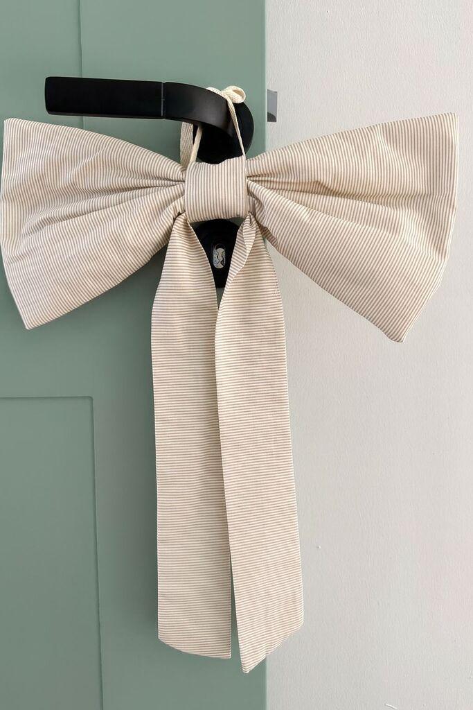 Aberto Design Dekorativna mašna za vrata, bijela