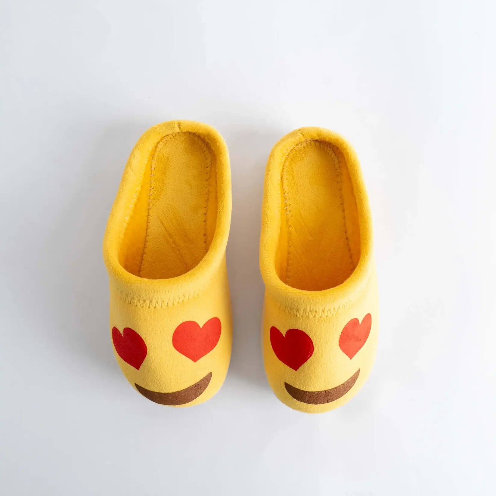 Obuća Vesna Sobne papuče za djevojčice Srce, Žute