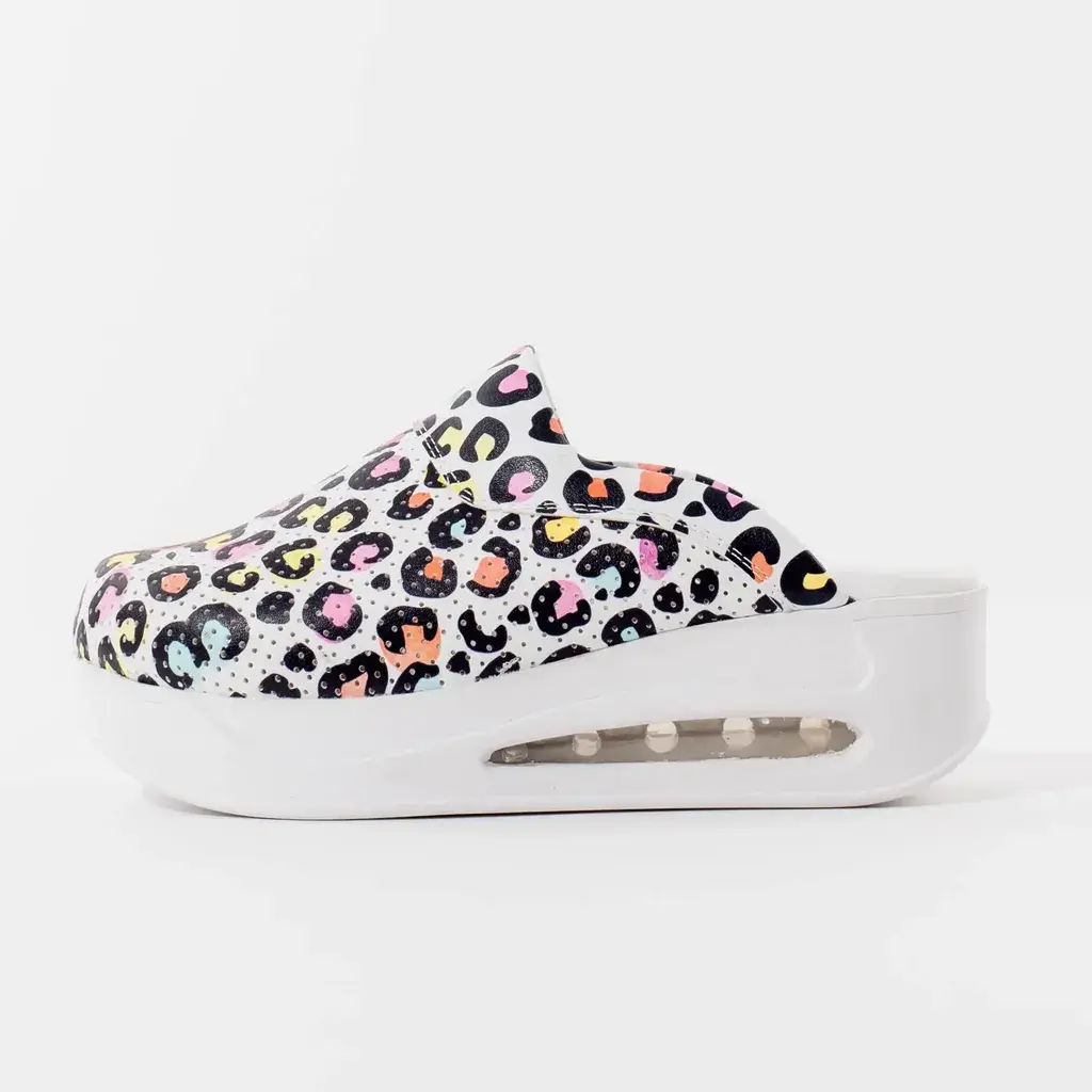 Dr Mitra, Air Max klompe, Leo, Šarene