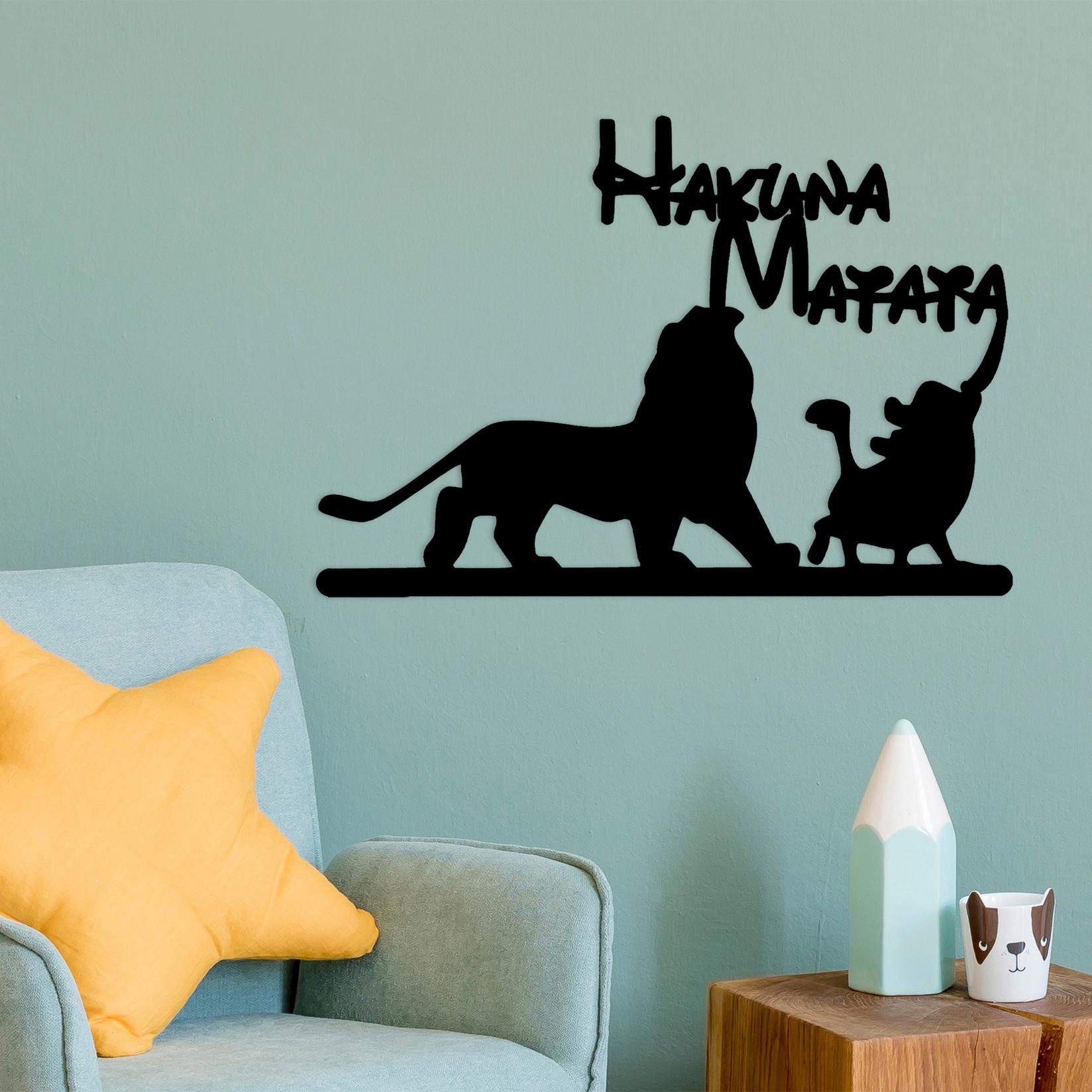 Wallity Zidna dekoracija Hakuna Matata Lav i Prase, 58x1,5x39 cm, 1,2 mm, Crna