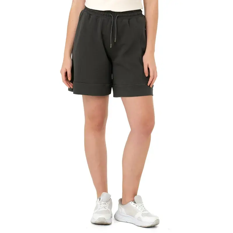 Ženske kratke hlače za Istok, Lena