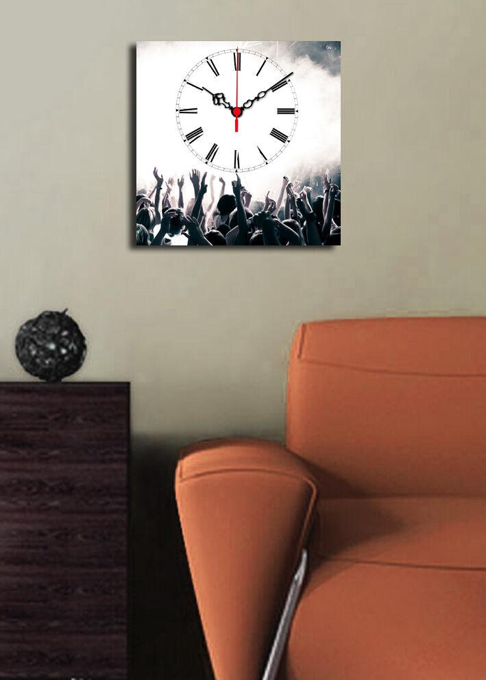Zidni sat Wallity 2828CS-1, 28x28 cm