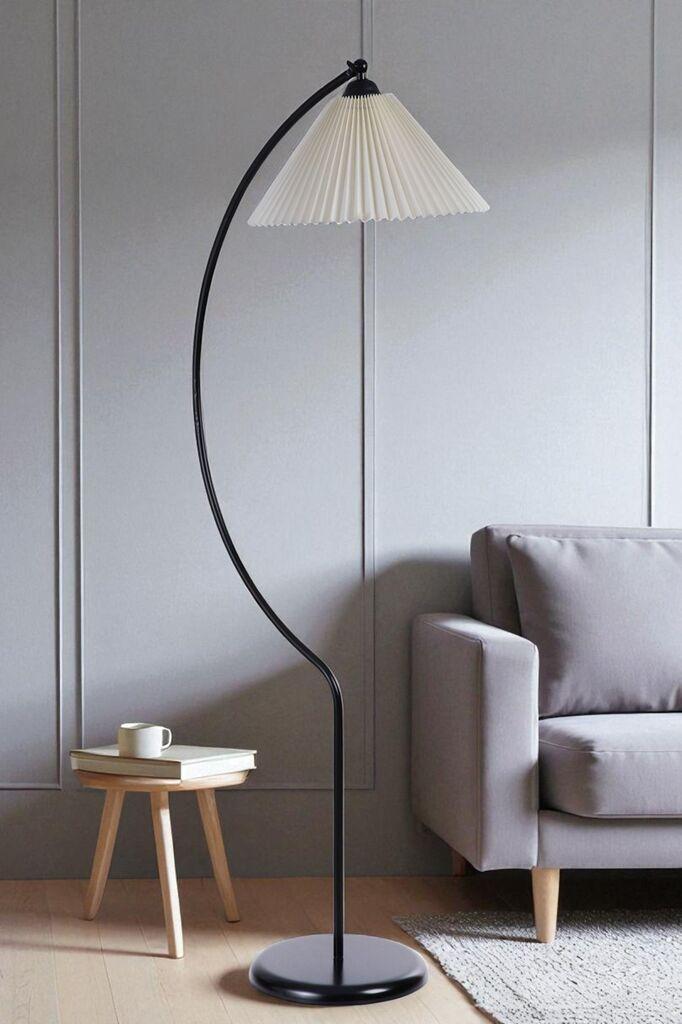 Opviq podna lampa 8951-4, crna