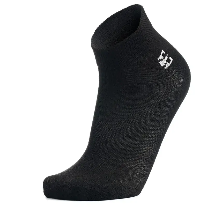 Čarape za igrače usmjerene prema istoku, crne