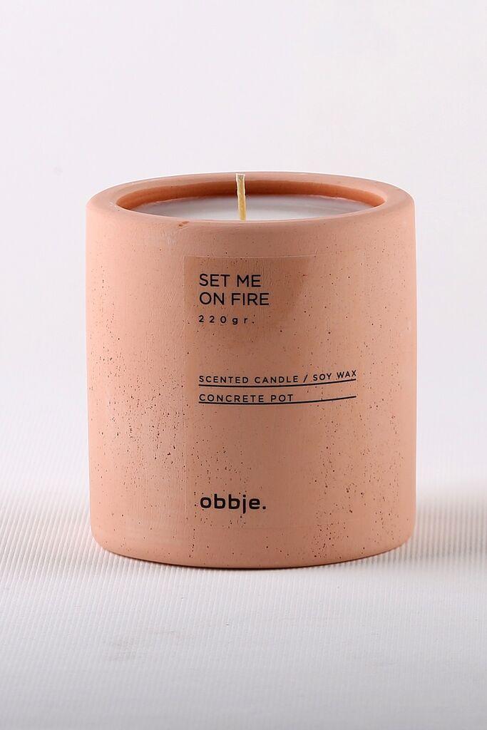 Aberto Design Betonska svijeća Set Me On Fire Verti, Miris jabuke i cimeta, Parafin i soja, 8,5 cm, Roza