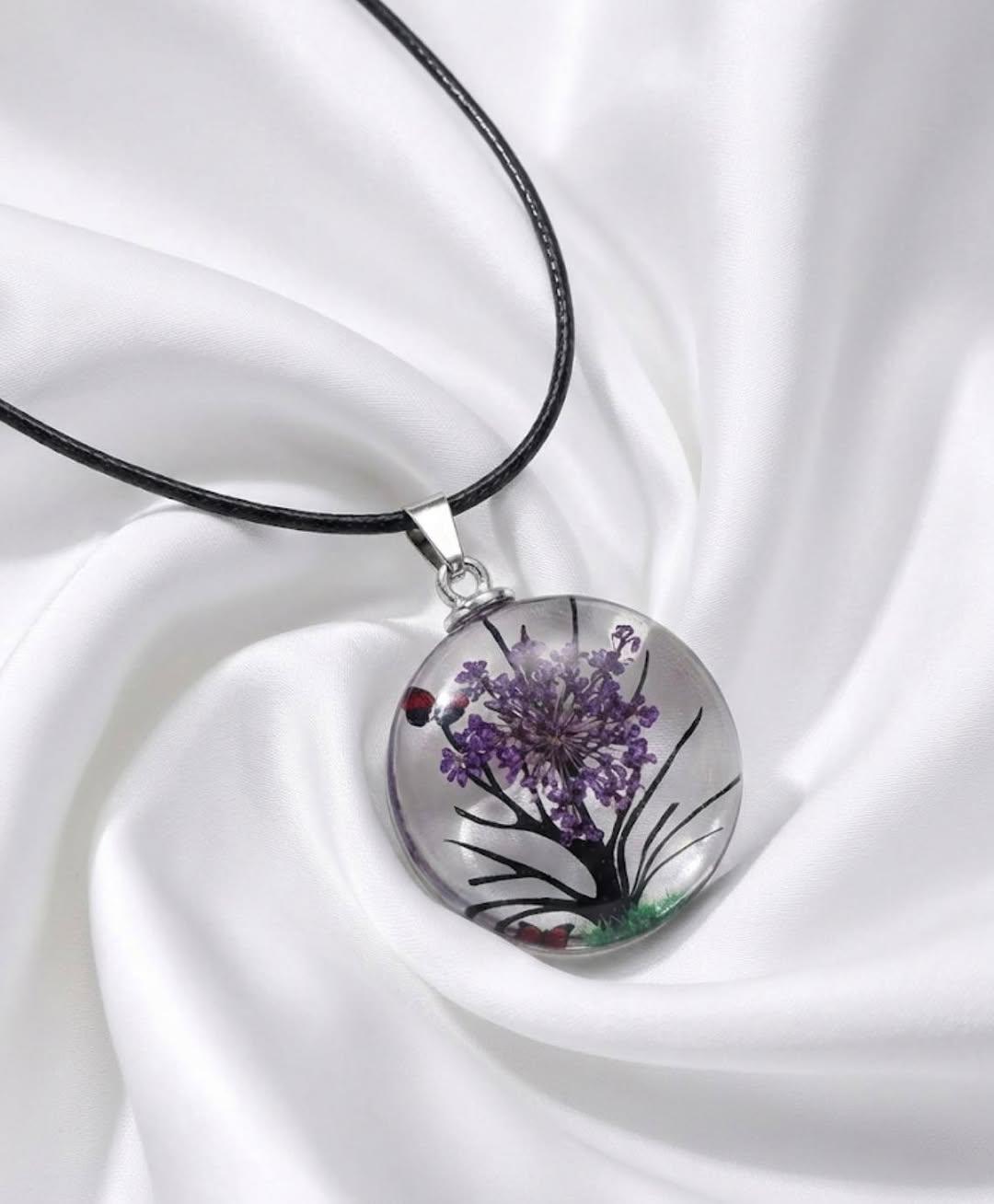 Poludrago kamenje & nakit Ogrlica sa kristalnim medaljonom- Priroda u staklu