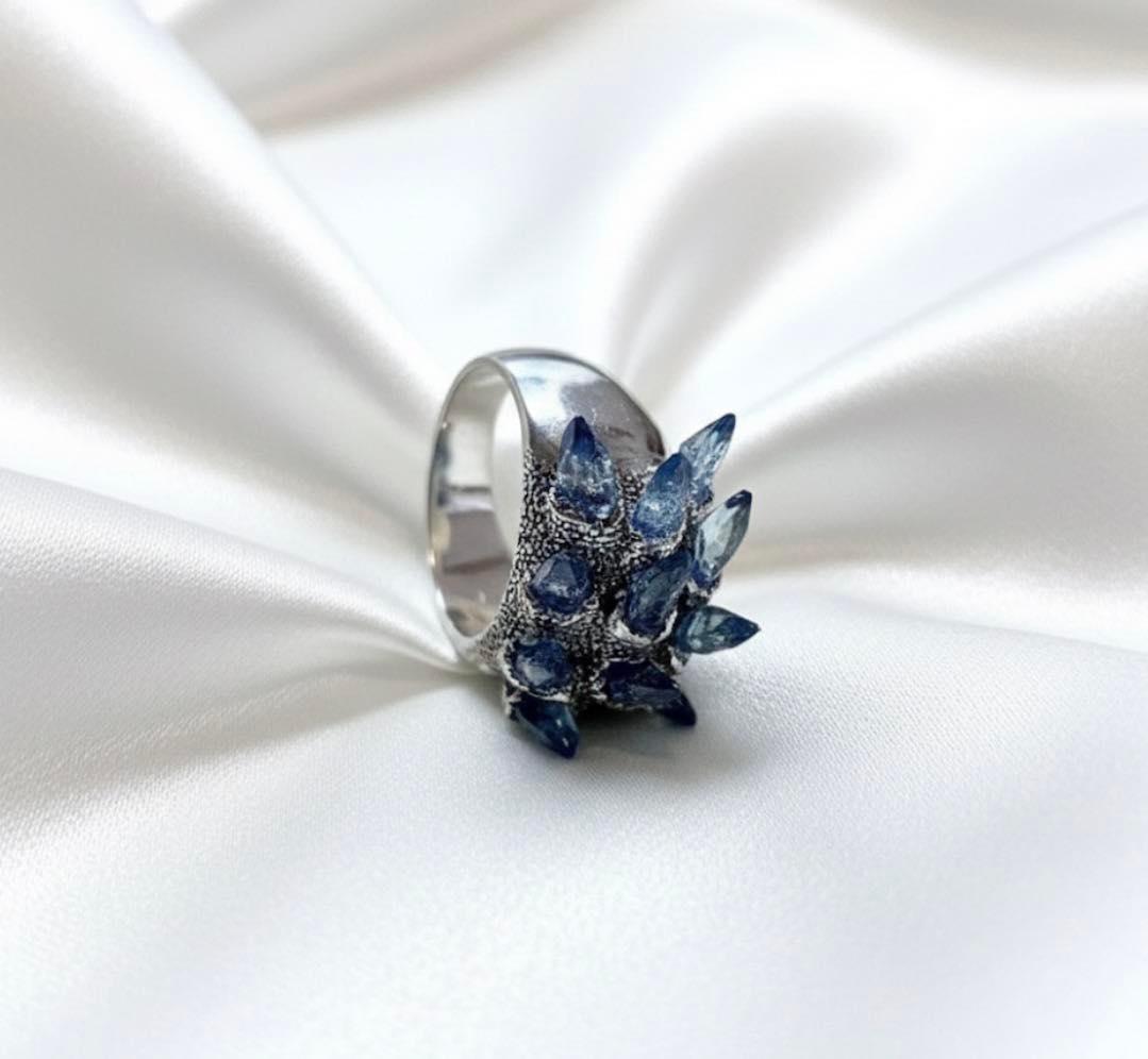 Poludrago kamenje & nakit Unikatni masivni prsten sa kristalima u obliku ledenica