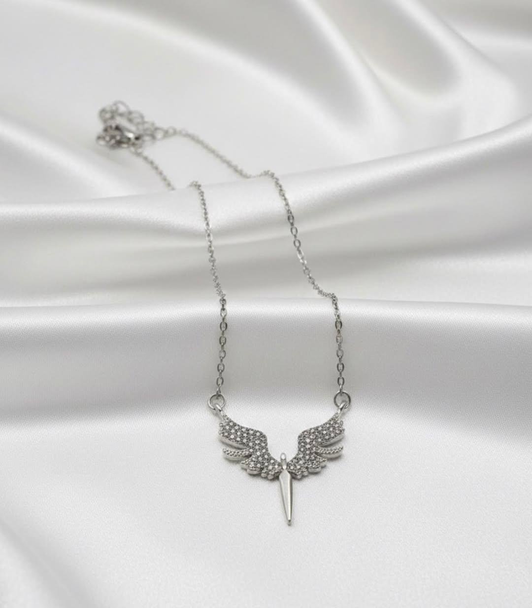 Poludrago kamenje & nakit Ogrlica sa privjeskom u obliku anđela, Srebrne boje
