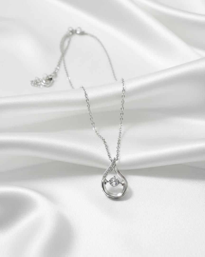 Poludrago kamenje & nakit Ogrlica sa privjeskom u obliku kapljice, Srebrne boje