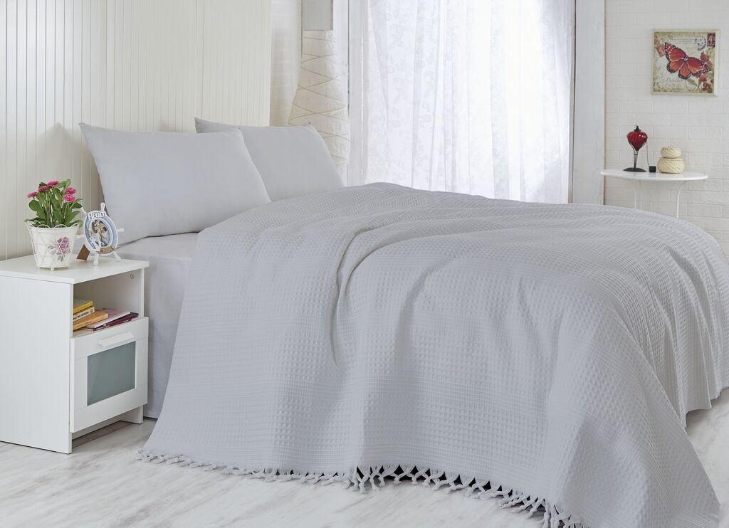 L'essentiel Maison Prekrivač za krevet, 220x240 cm, svijetlo siva