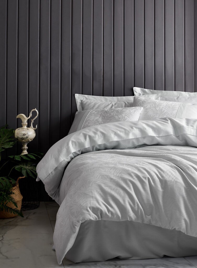 L'essentiel Maison Leaf set posteljine, 240x260 cm, bijela