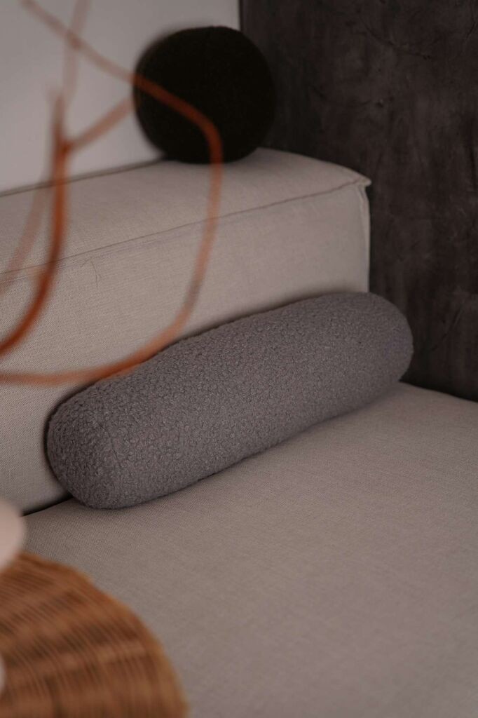 Aberto Design Dekorativni jastuk Teddy Roller, 50x14x14 cm, Siva