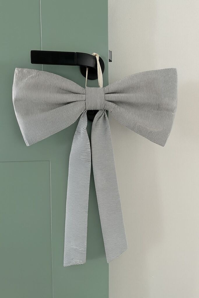 Aberto Design Dekorativna mašna za vrata, bijela