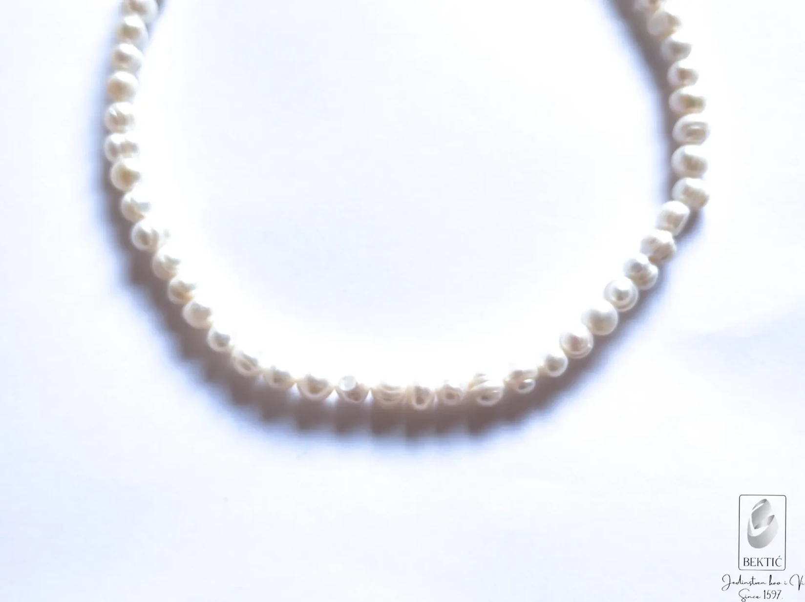Ogrlica biser sa srebrom ručni rad, Bijela