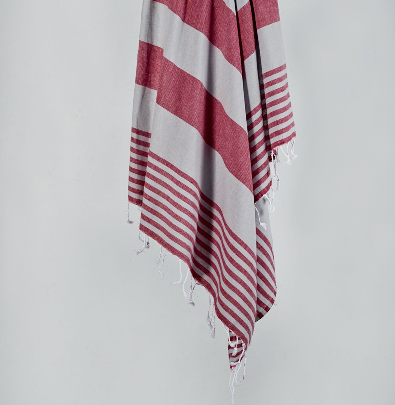 L'essentiel Maison Peškir za plažu 100x180cm Sivo-crveni