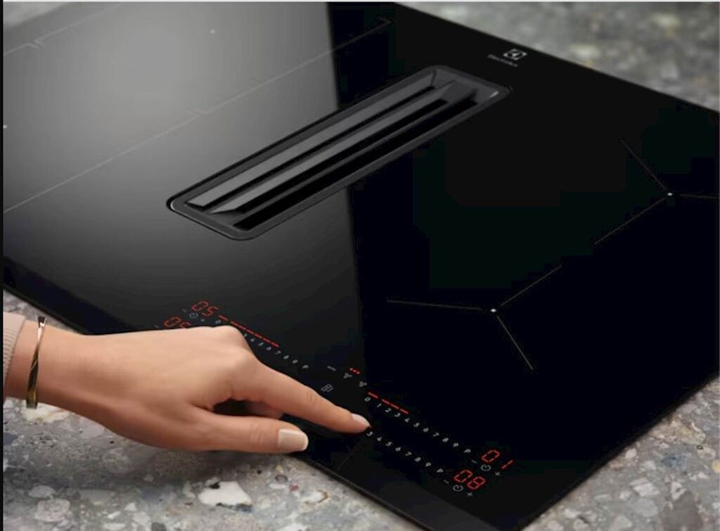 Electrolux Ugradbena indukcijska ploča sa napom ECC8344, Crna