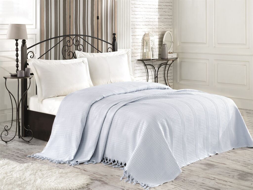 L'essentiel Maison Prekrivač za bračni krevet Skyway, 220 x 240 cm, svijetloplava