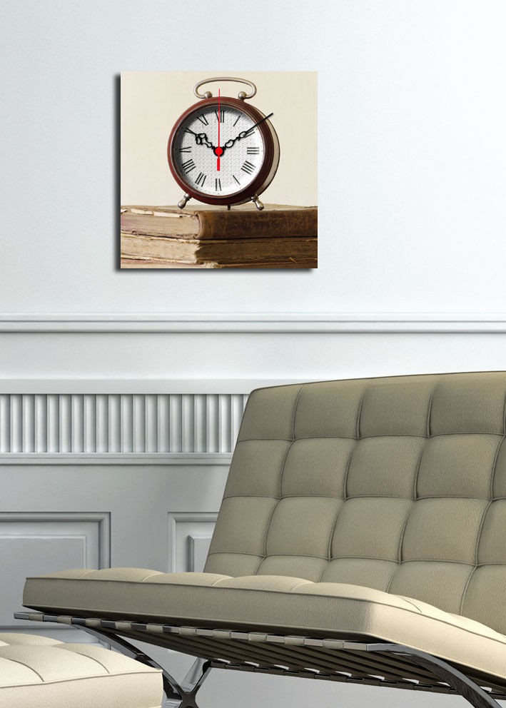 Zidni sat Wallity 2828CS-11, 28x28 cm