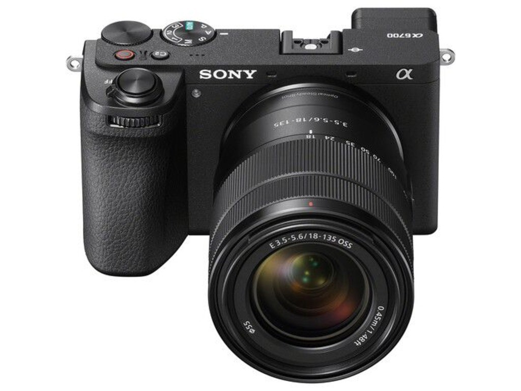 Sony Kamera sa objektivom Alpha 6700, 18-135mm objektiv,  26.0 MP, Bionz XR, 4K UHD, Crna