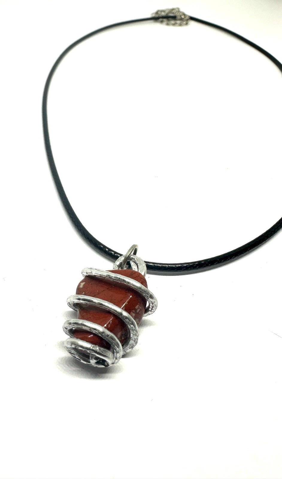 Poludrago kamenje & nakit Crveni jaspis u spiralnoj žici