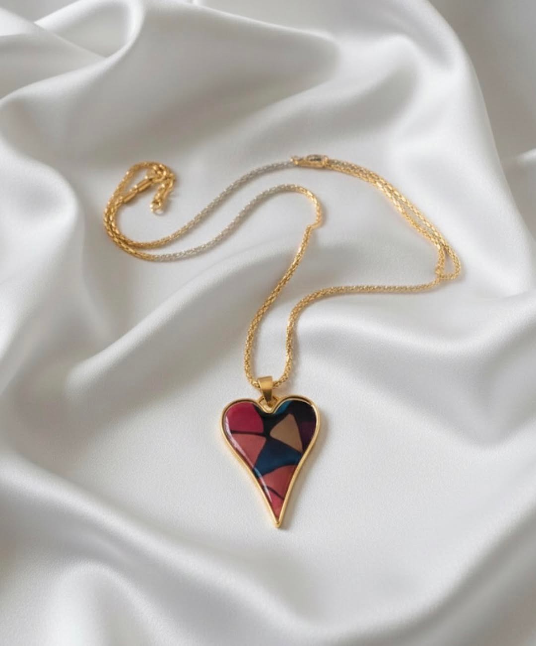 Poludrago kamenje & nakit Ogrlica u obliku izduženog srca