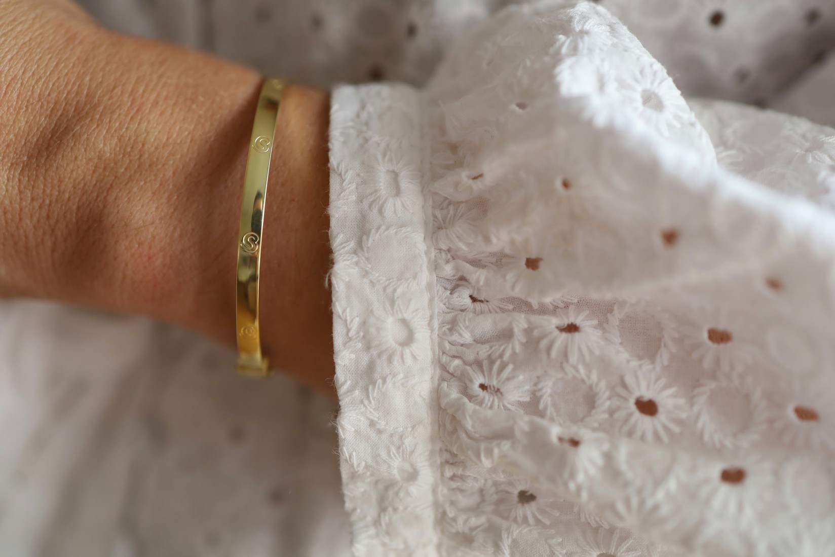 Sabos Narukvica Premium M, Zlatna